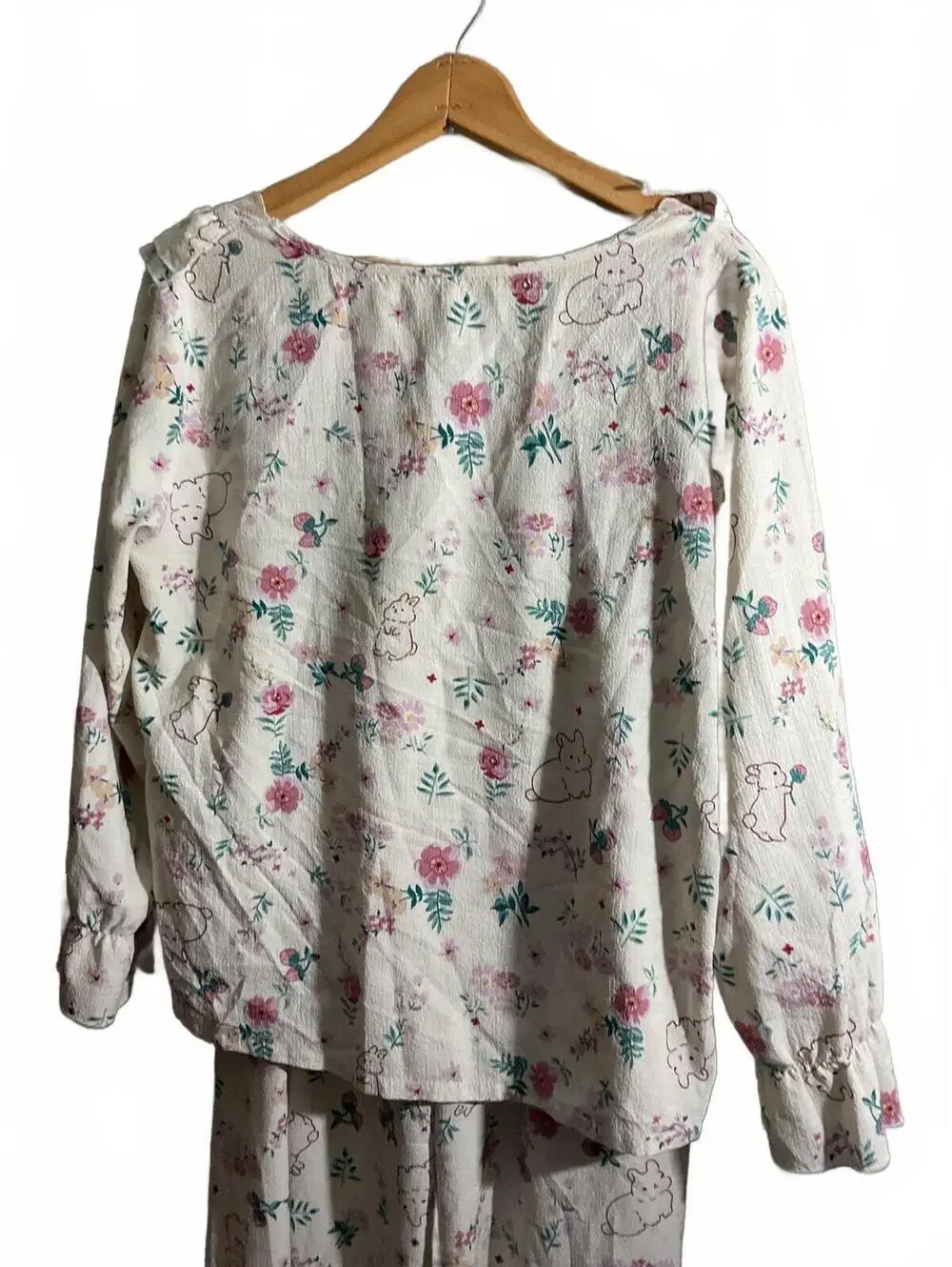 Boutique Lightweight Floral and Bunny Print Pajama Set with Ruffle Trim L - Picture 7 of 10